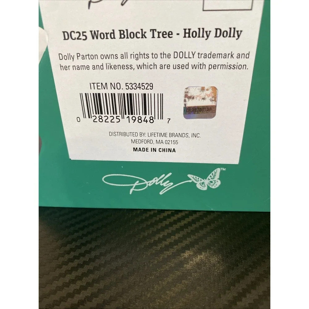 Dolly‎ Parton Tree Shaped Christmas Wood Block
